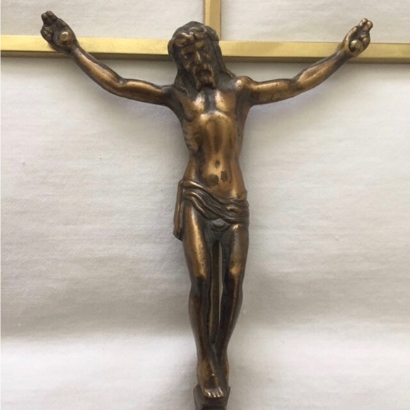 Crucifix Brass Wall Hanging/ Vintage Crucifix/ Metal Mid Century Crucifix. - Picture 2 of 6